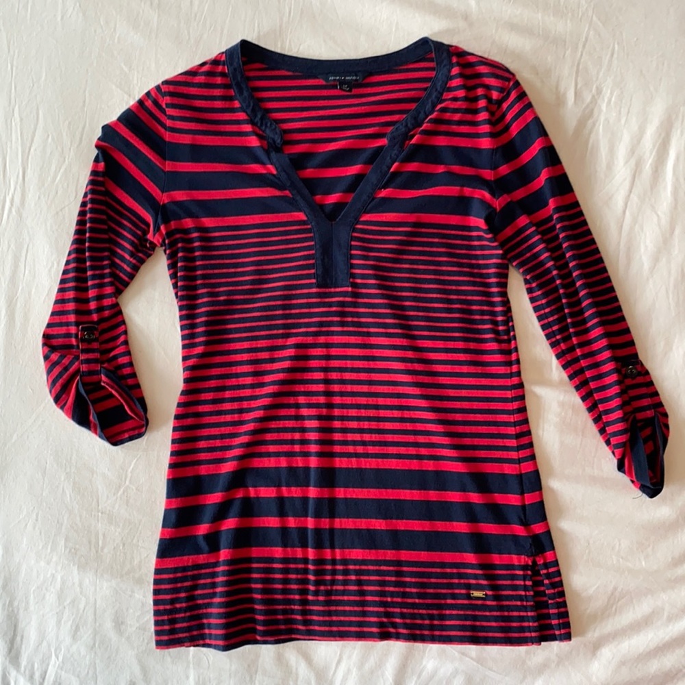 Mid length stripped Tommy Hilfiger shirt